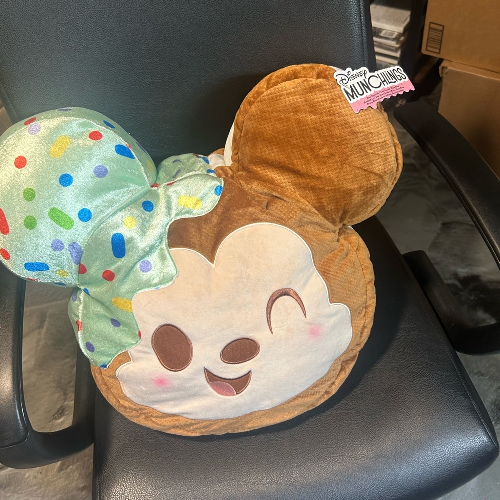 Disney Munchlings Brown and Mint Green Plush